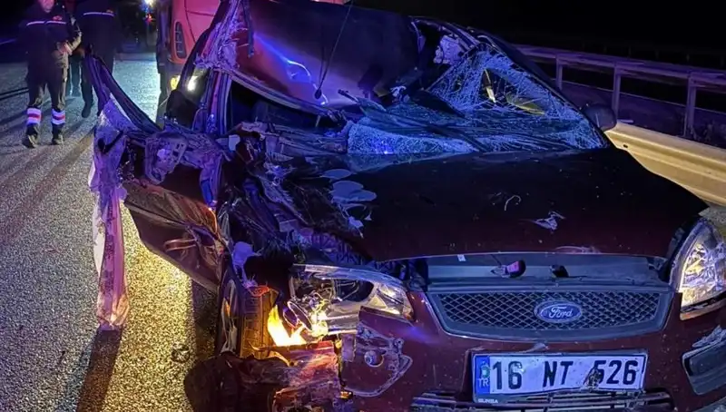 Afyonkarahisar'da Otomobil ile TIR Çarpıştı: Korkutan Kaza Detayları