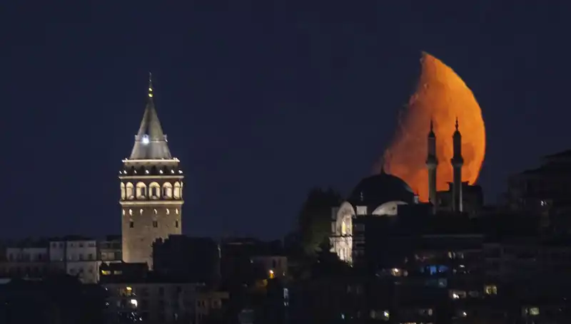 İstanbul'da Yarım Ay Olimpiyatları'nda Futbol Aşkı Zirveye Ulaşacak