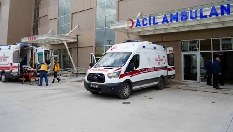 Erzincan'da Feci Kazada Bir Can Gitti, Üç Kişi Yaralandı