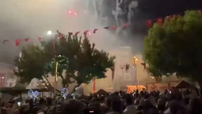 Havai Fişek Gösterisi, Eğlence Yerine Hastane Yolu Oldu!