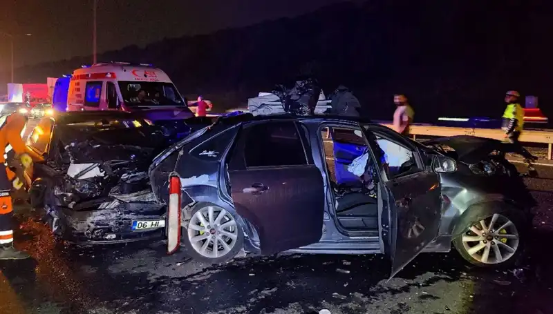 TEM Otoyolu'nda Zincirleme Kaza: 7 Yaralı, Trafik Kaosa Dönüştü