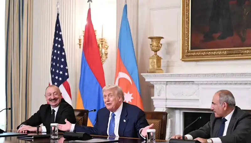 Aliyev, Ermenistan'a Anayasa Çağrısı Yaptı: Kaybedilecek Zaman Yok!