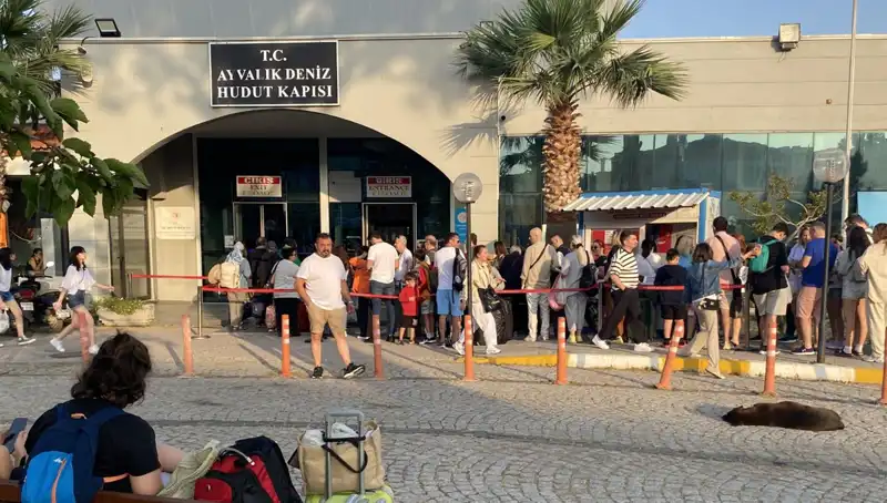 Bayram Döneminde Midilli Adası'na Tatilci Akını: İşte Nedenleri!