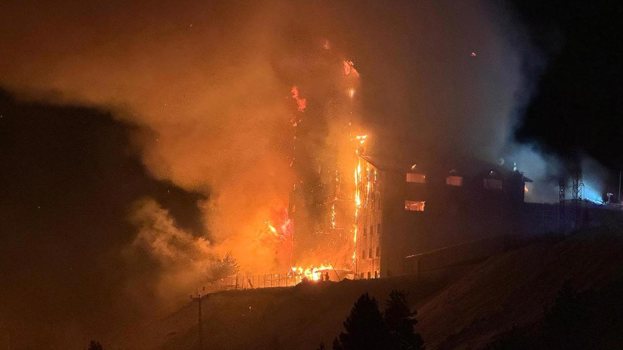 Kartalkaya'da Kayak Merkezi'nde Otel Yangını: 3 Ölü, 21 Yaralı