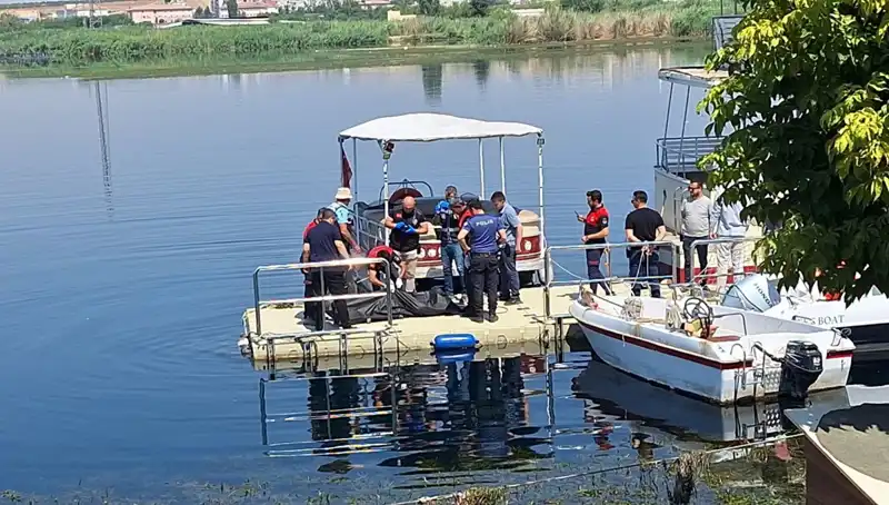 Fırat Nehri'nde Bulunan Erkek Cesedi, Bölgedeki Gizemi Derinleştiriyor