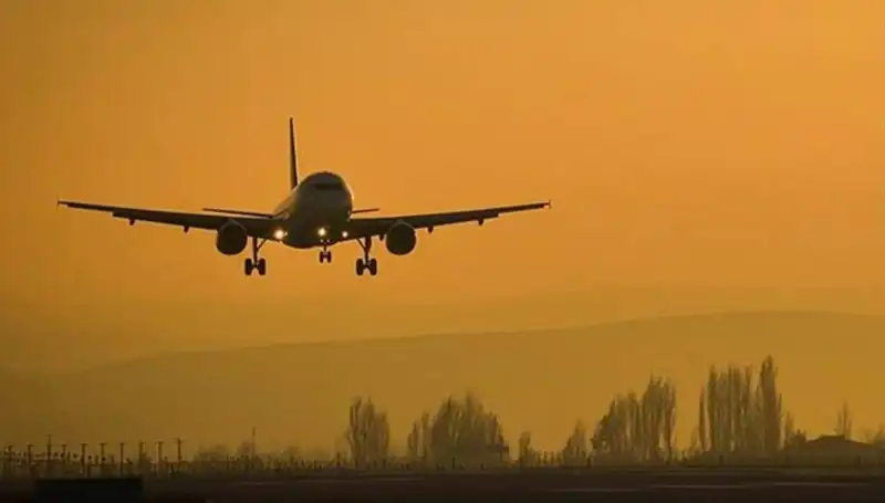 Uçuş İptalleri: 4 Ülkeye Seyahat Engeli ve Yüksek Risk Açıklaması