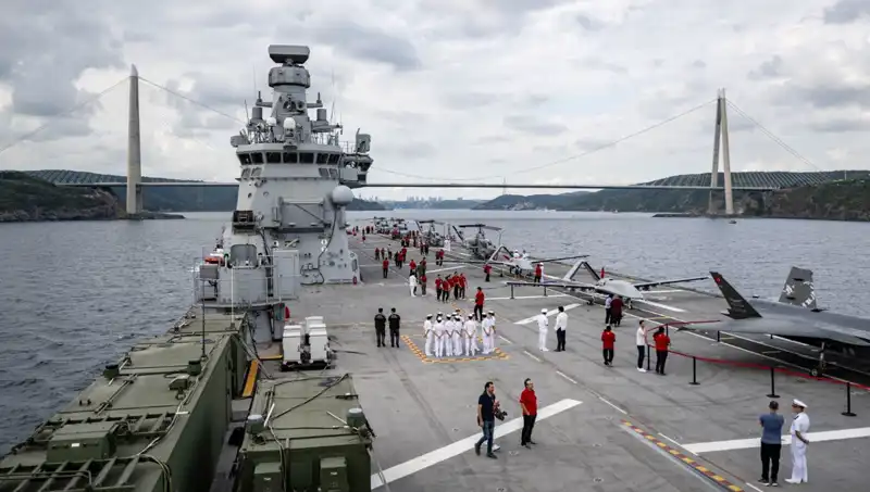 TCG Anadolu, Sarayburnu'ndan Ayrılarak Denizde Yeni Görevine Başladı