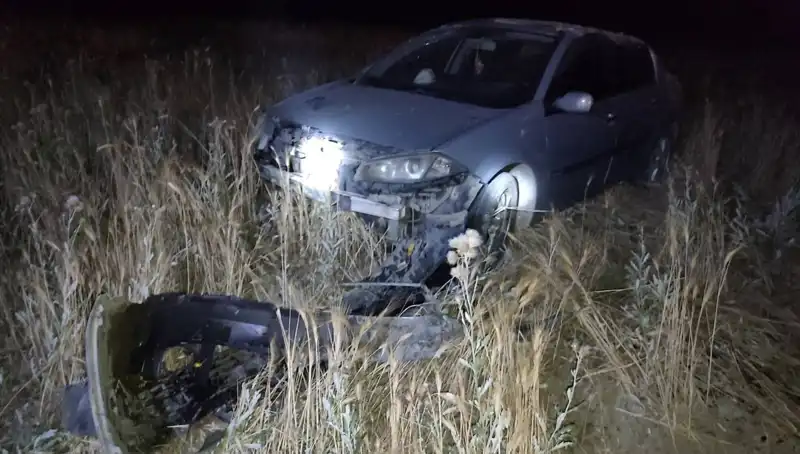 Burdur'da Korkutan Kaza: Otomobil Tarlaya Uçtu, İki Kişi Yaralandı!