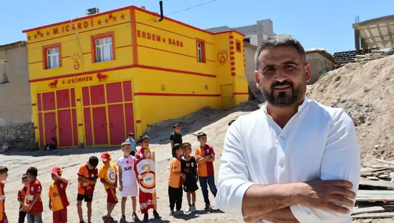 Fanatik Taraftarın Evinin Dış Cephesine Yazdırdığı Icardi ve Osimhen Detayı