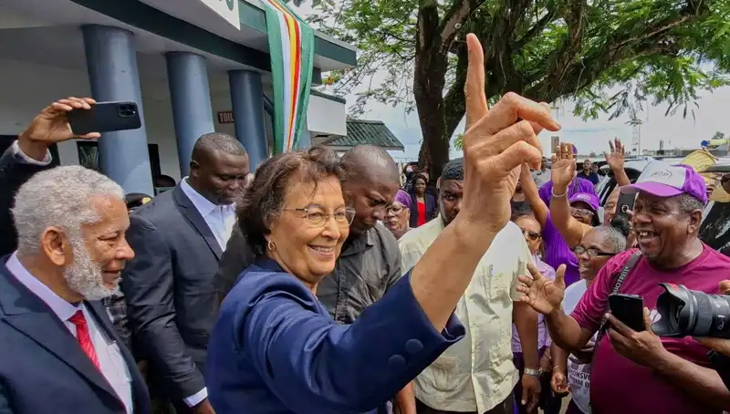 Surinam'ın Tarihinde Bir İlk: Kadın Devlet Başkanı Seçildi!