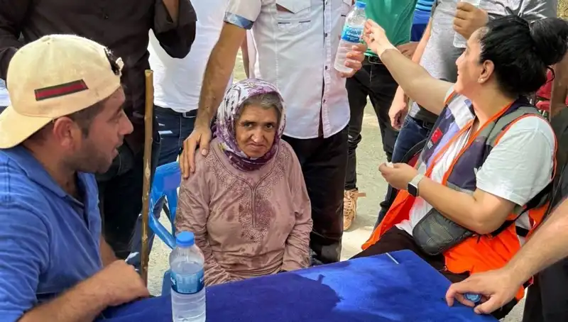 3 Gün Kaybolan Kadın Piknikçiler Sayesinde Hayatta Bulundu