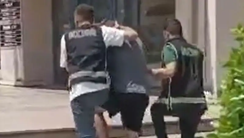 Türkiye'de Sahte Dövizle Alışveriş Yapan Turist Şokuyla Sınır Dışı Edildi!