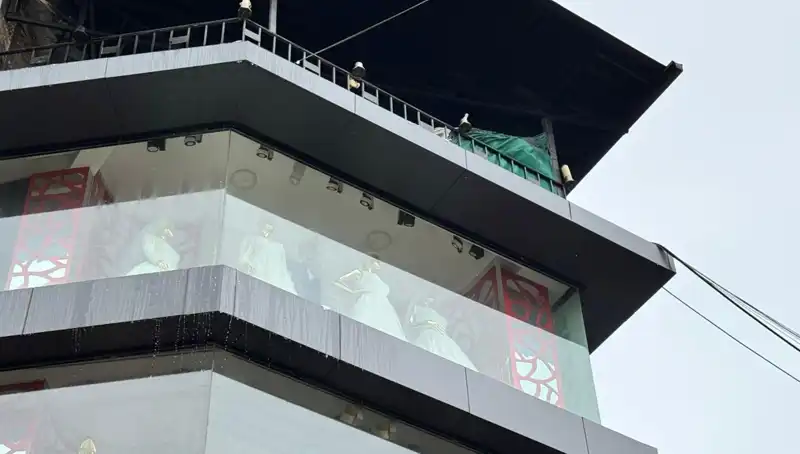 Giyim Mağazasında Çıkan Yangın Kentte Panik Yaratırken, Olayın Nedeni Merak Ediliyor