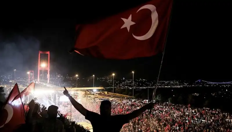 15 Temmuz'un Anısına "En Uzun Gece" Temsili Külliye'de Sahne Alıyor