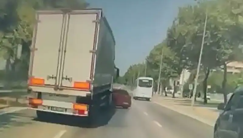 Bursa'da Feci Kaza: Kör Noktada Yaşanan Talihsiz Olay