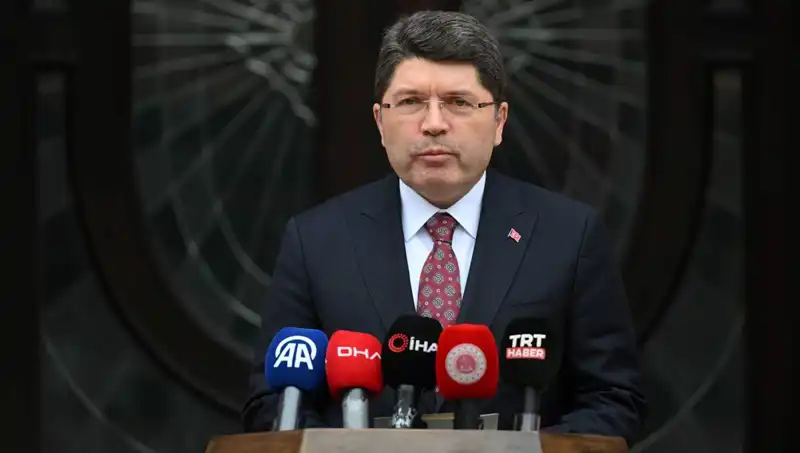İmralı Heyeti, Adalet Bakanı Tunç ile Tarihi Bir Görüşme Gerçekleştiriyor
