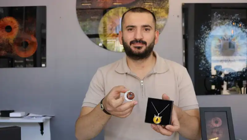 İris Fotoğraflarıyla Takı ve Tablo Tasarımı: Yeni Bir Sanat Akımı
