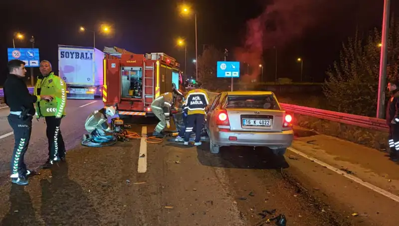 : Kamyona Arkadan Çarpan Sürücünün Durumu Ciddiyetini Koruyor