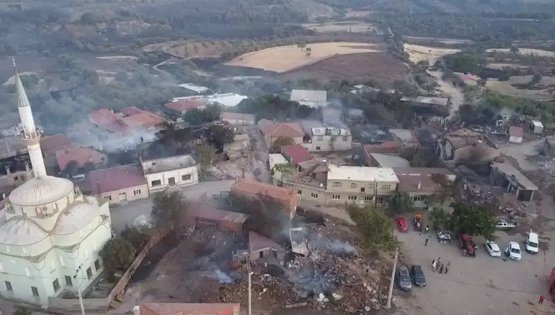 Çanakkale'deki Orman Yangını: Zarar Gören Alanlar Havadan Görüntülendi