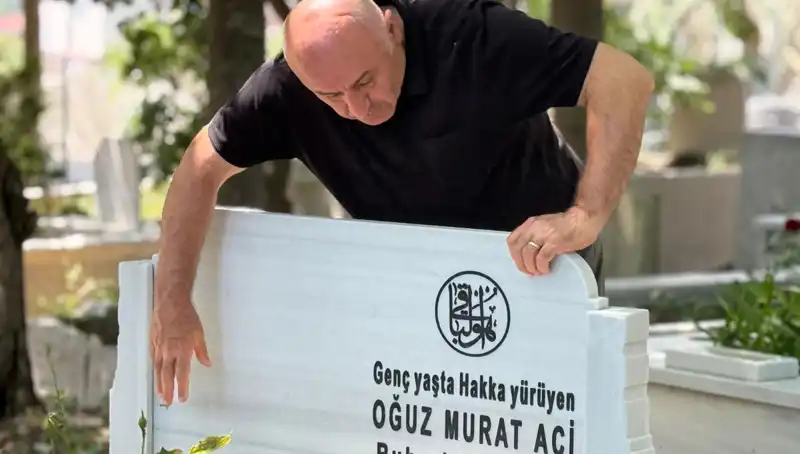 Aci Ailesinin Hüzünlü Babalar Günü: Anılar, Özlemler ve Duygusal Anlatımlar