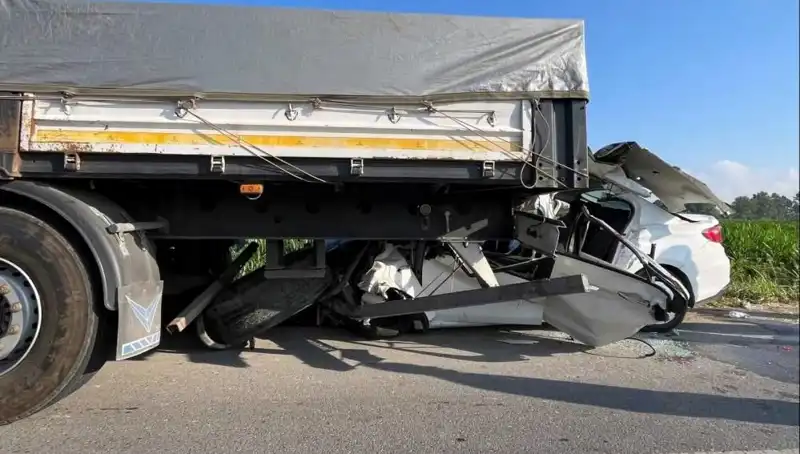 Sakarya'da Feci Kaza: 1 Kişi Hayatını Kaybetti, Detaylar Şok Edici!