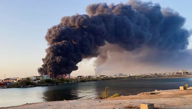 Port Sudan'da Şok Patlamalar: Havalimanı ve Ordu Üssü Hedef Olmuş Olabilir!