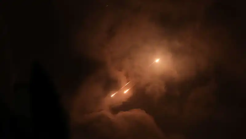 İran'ın Gece Saldırıları: Stratejik Zamanlamanın Arkasında Yatan Gerçekler