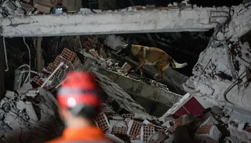 Sındırgı'da Deprem Sonrası Artçı Sarsıntılar 100'ü Aştı: Neler Oluyor?