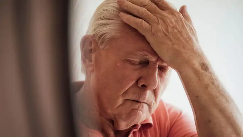 Yaşlılığa Bağlı Unutkanlık ile Alzheimer Arasındaki Farkı Profesör Açıkladı!