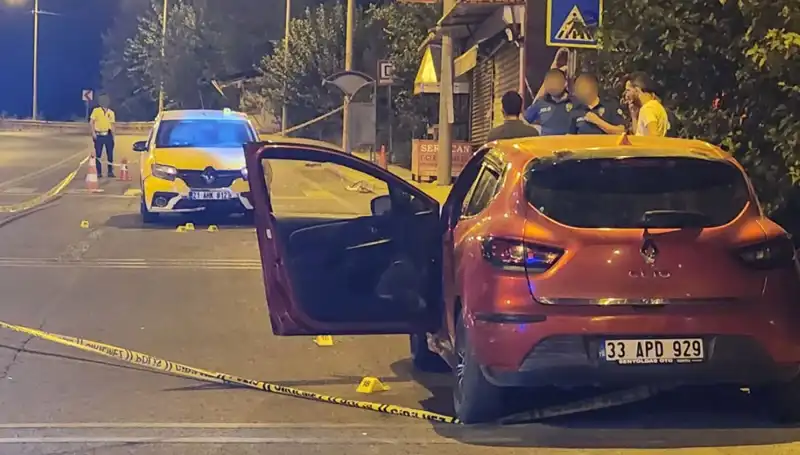 Otomobilden İnen İki Gruplar Arasında Dehşet: 2 Ölü, 5 Yaralı!