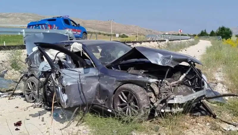 Sivas'ta Araç İhalesi Korkutan Kazalar: 9 Yaralı