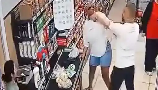 Marketteki Kasa Sırasında Yaşanan Şok Olaya Tanık Olun!
