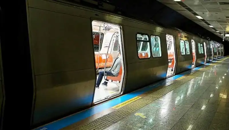 İstanbul'da Metro Durakları Kapatılıyor: Yeni Ulaşım Planı Neleri Değiştirecek?