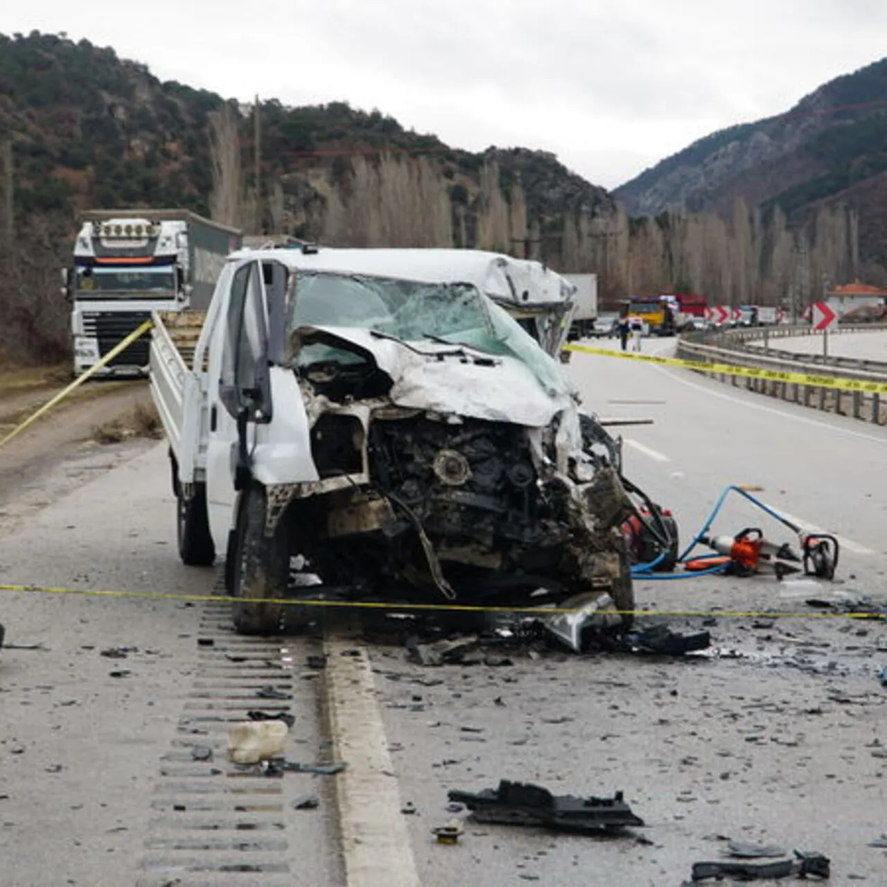 Zincirleme Trafik Kazası: 2 Kişi Hayatını Kaybetti, 6 Yaralı